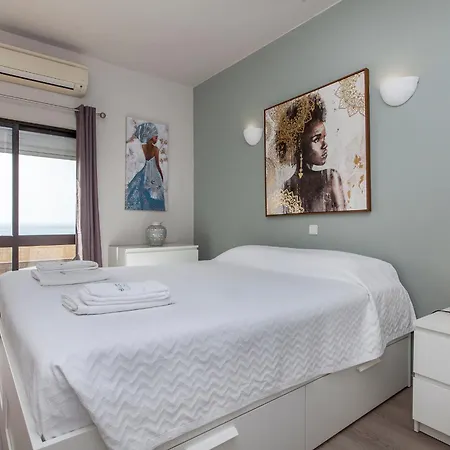 A60 - Magnolia Flat In